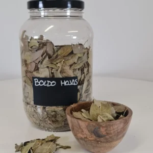 Boldo hojas cuenco y bote