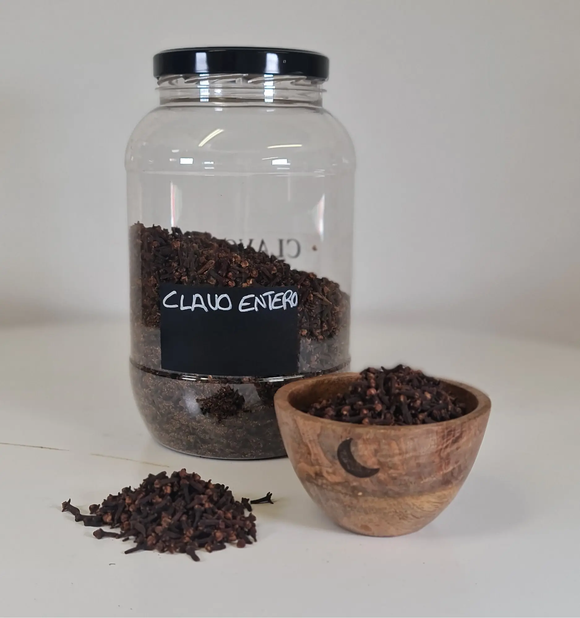 Clavo entero bote y cuenco