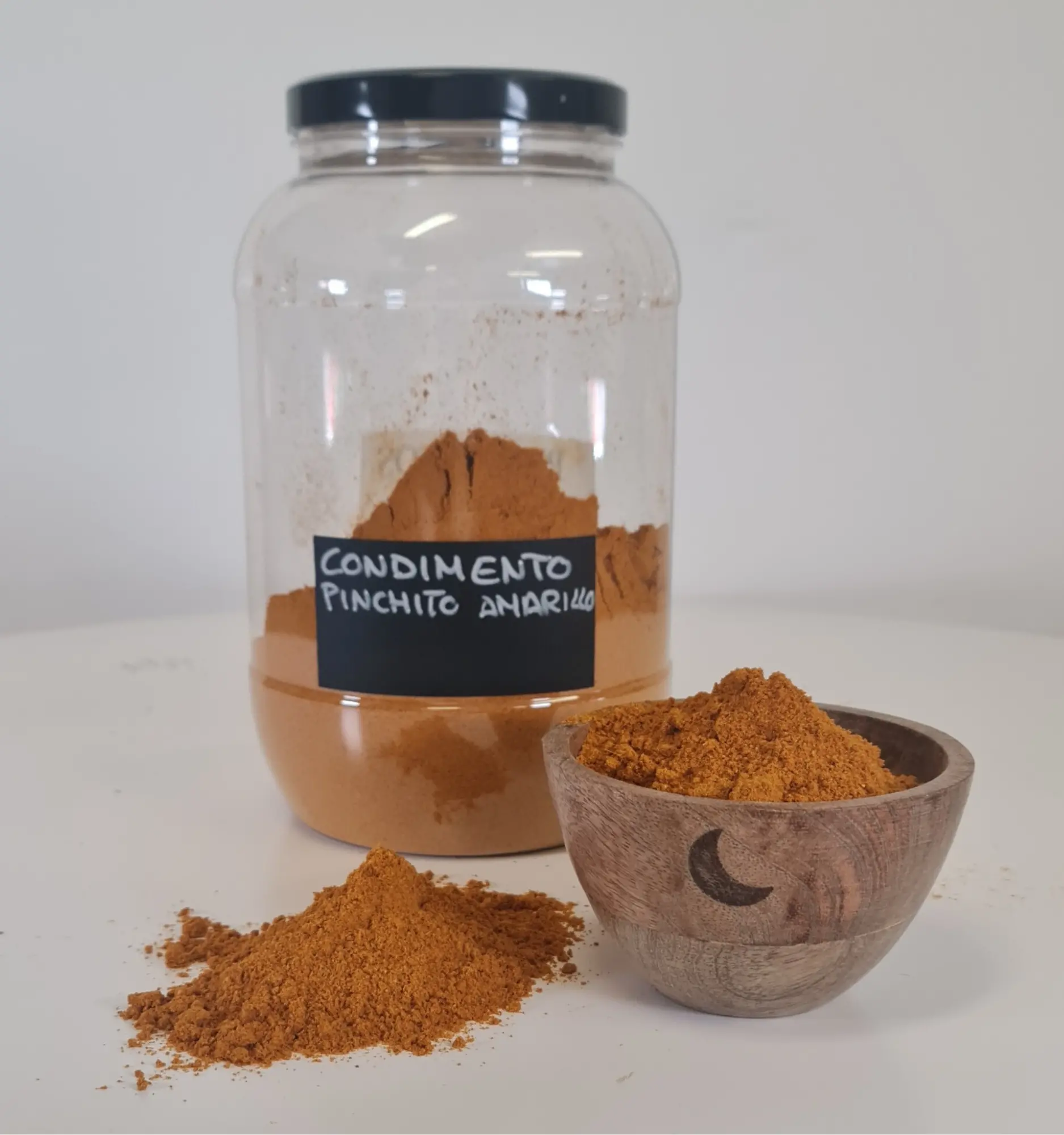 Condimento pinchito amarillo bote y cuenco