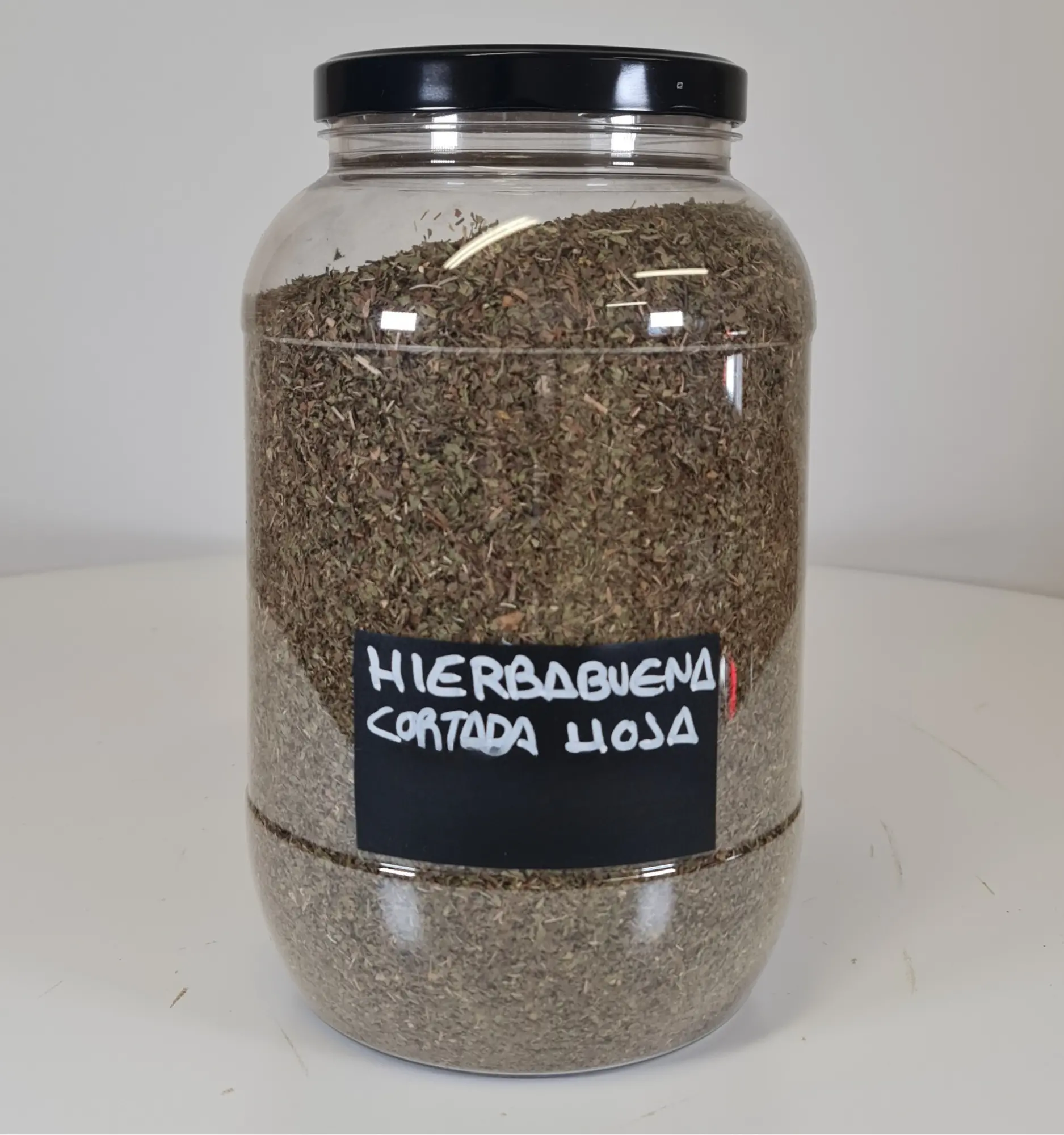 Hierbabuena cortada hojas bote