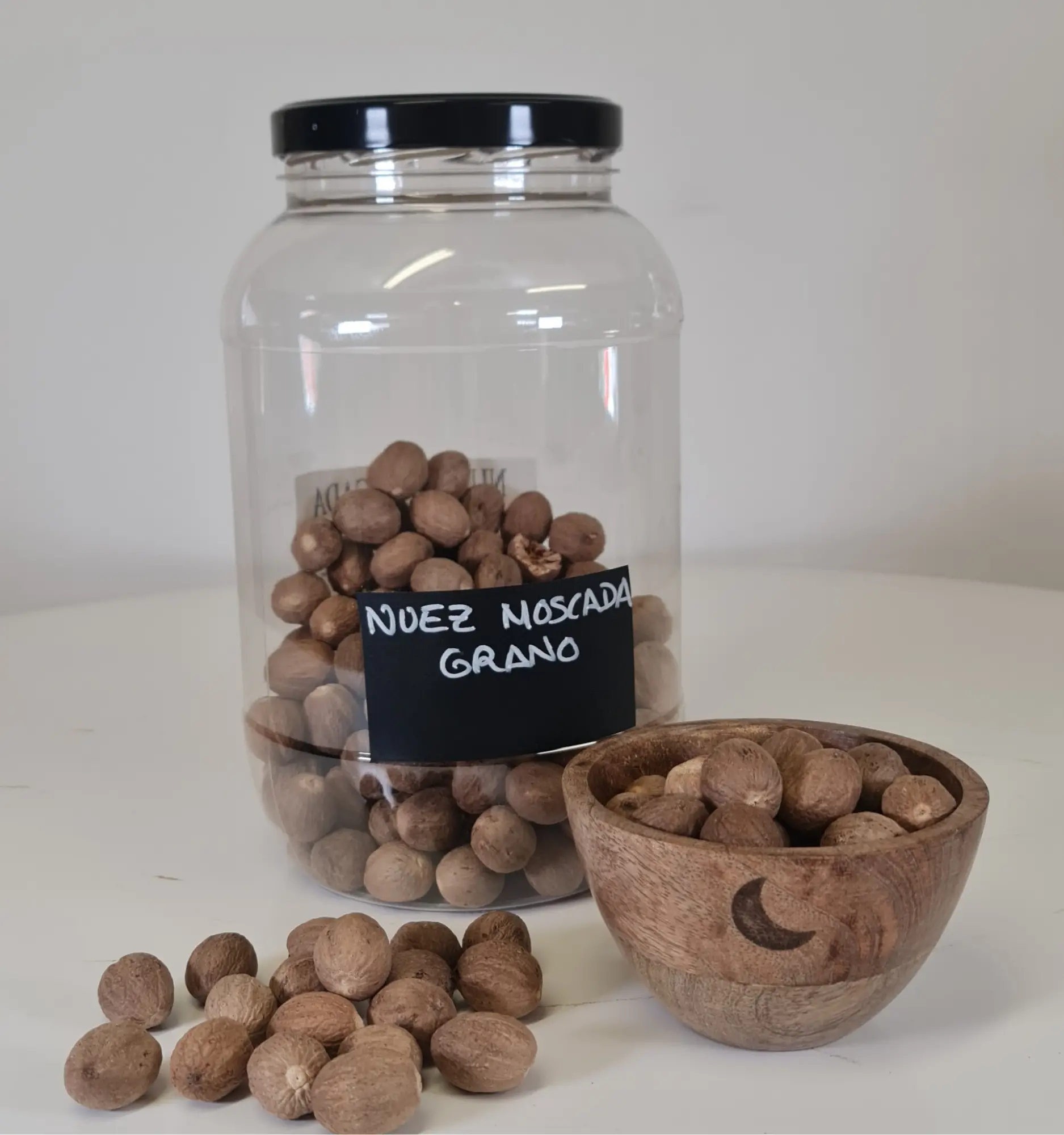 Nuez moscada grano bote y cuenco