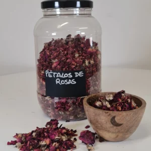 Pétalos de rosas bote y cuenco