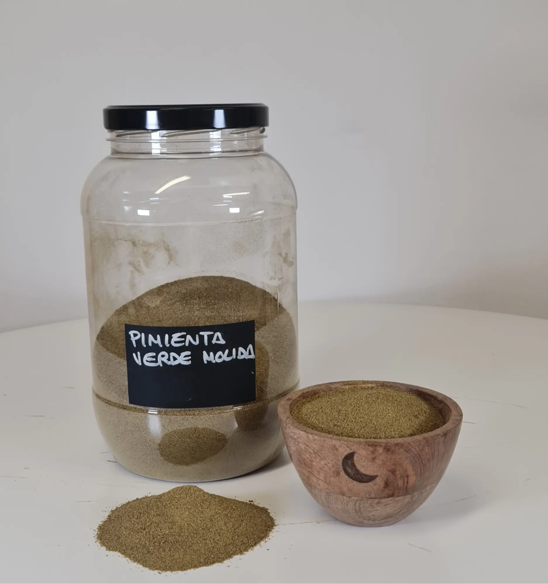 Pimienta verde molida bote y cuenco