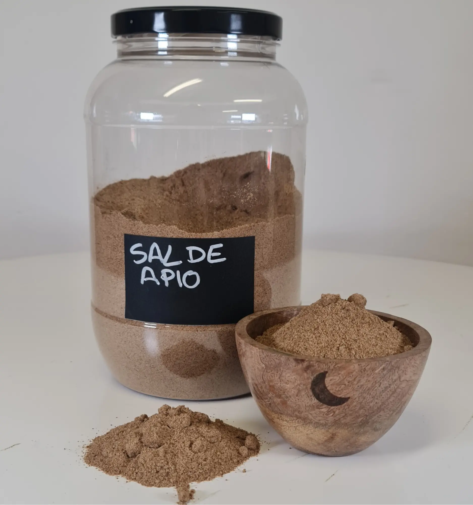 Sal de apio bote y cuenco