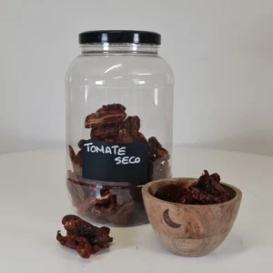 Tomate seco bote y cuenco