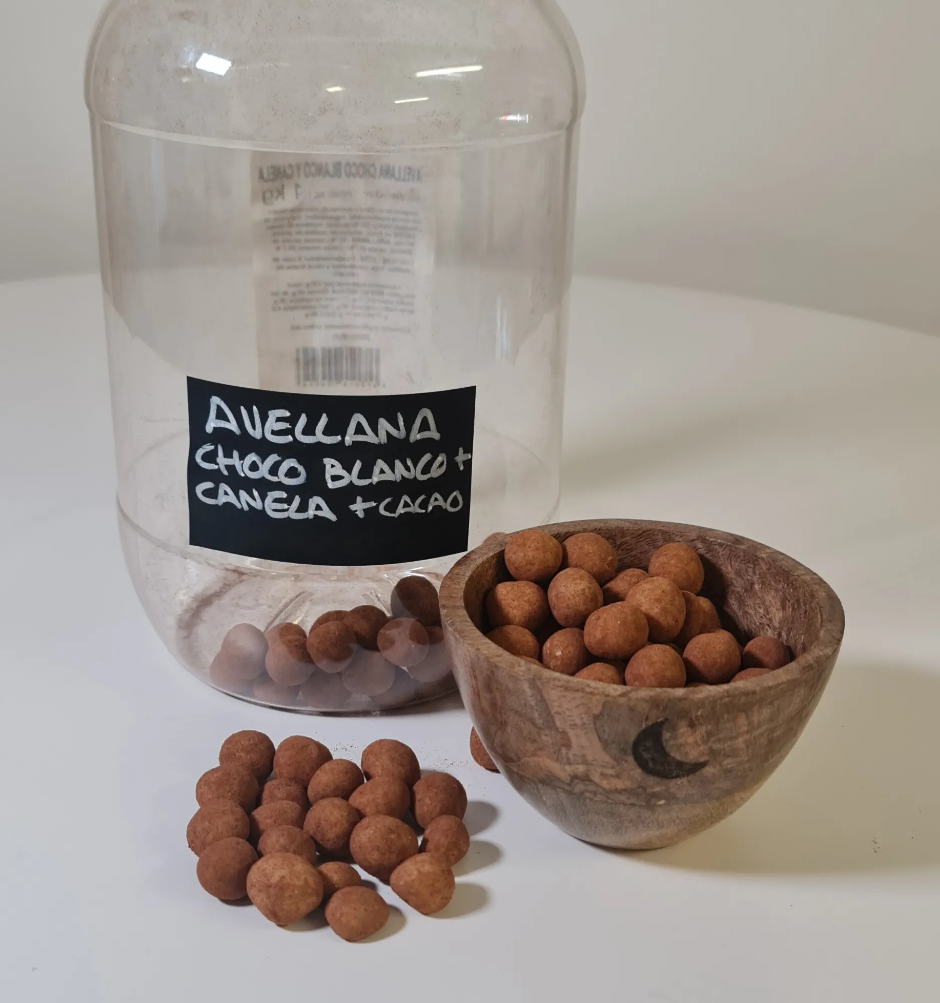 Avellana choco blanco bote y cuenco