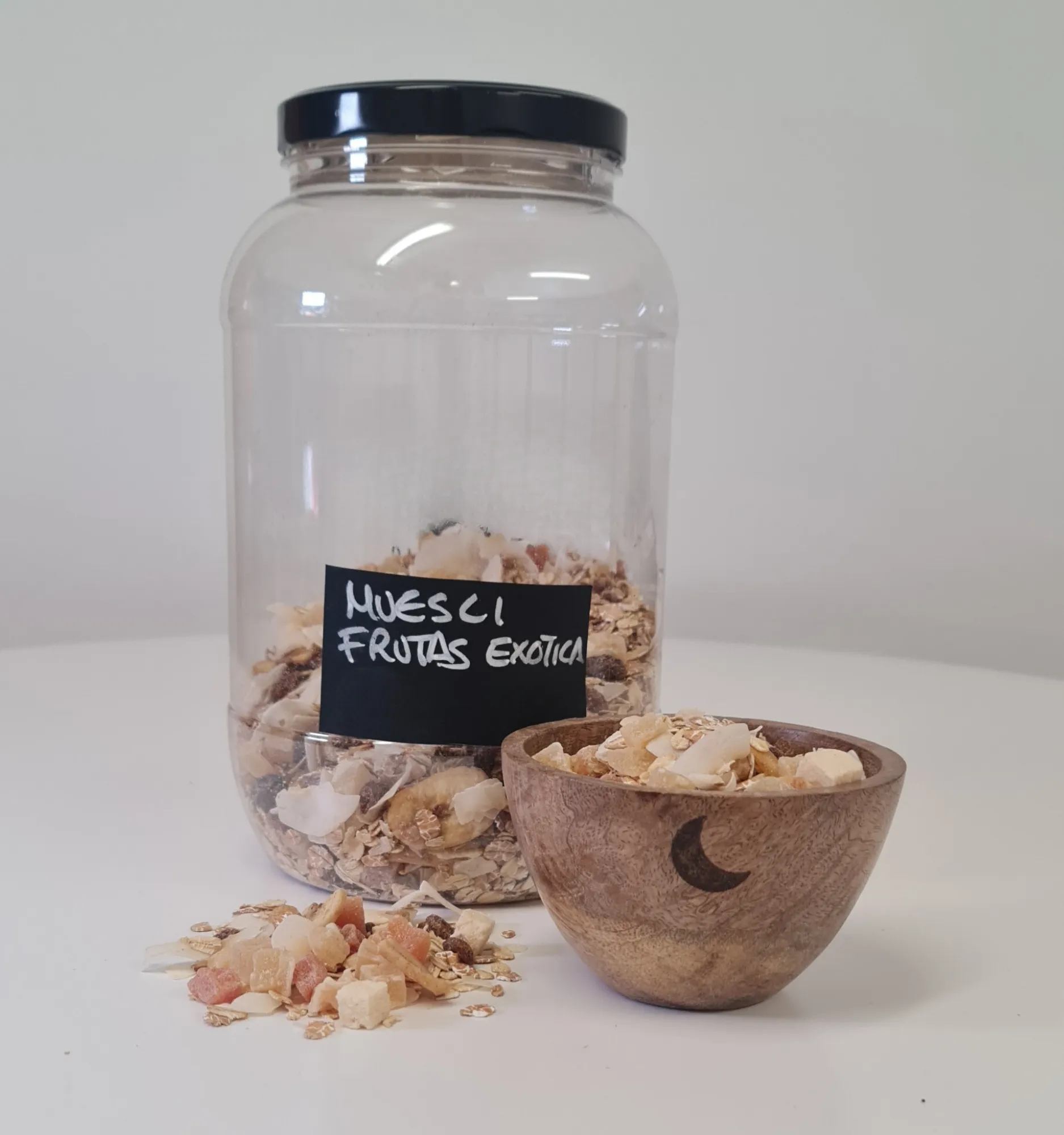 Muesli bote y cuenco
