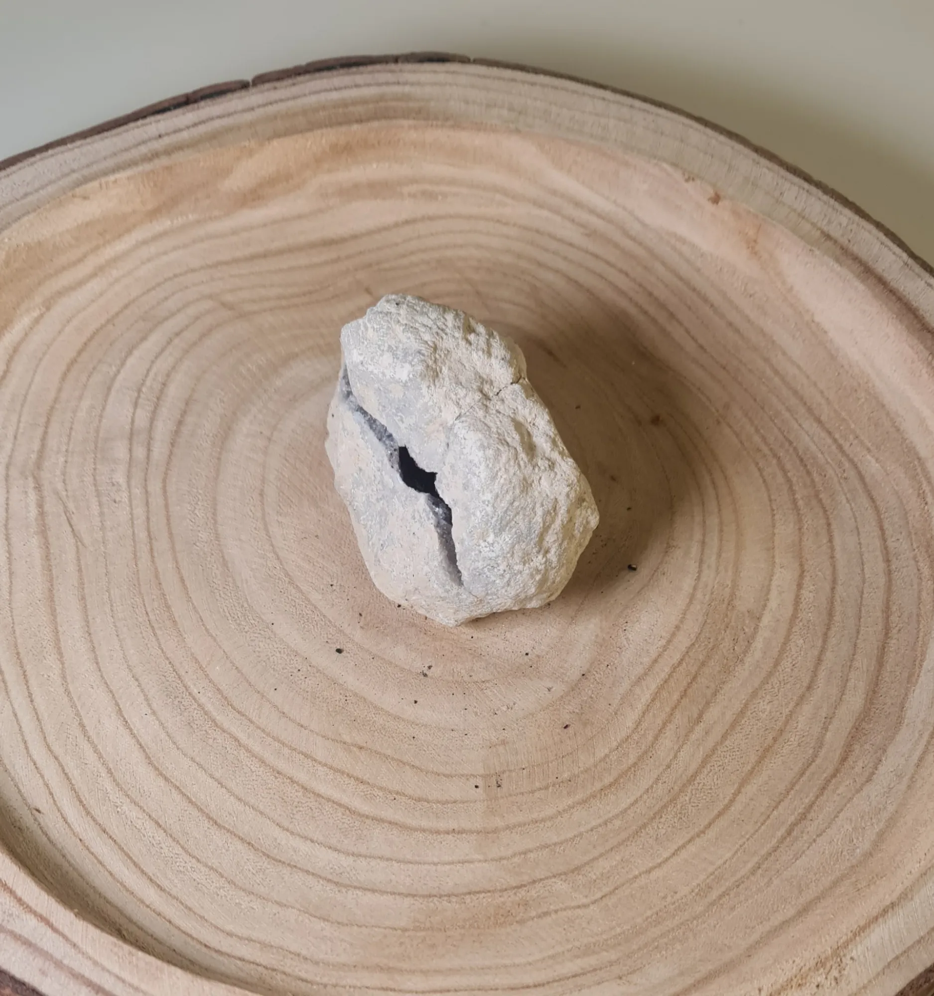 Geoda tintada dorada