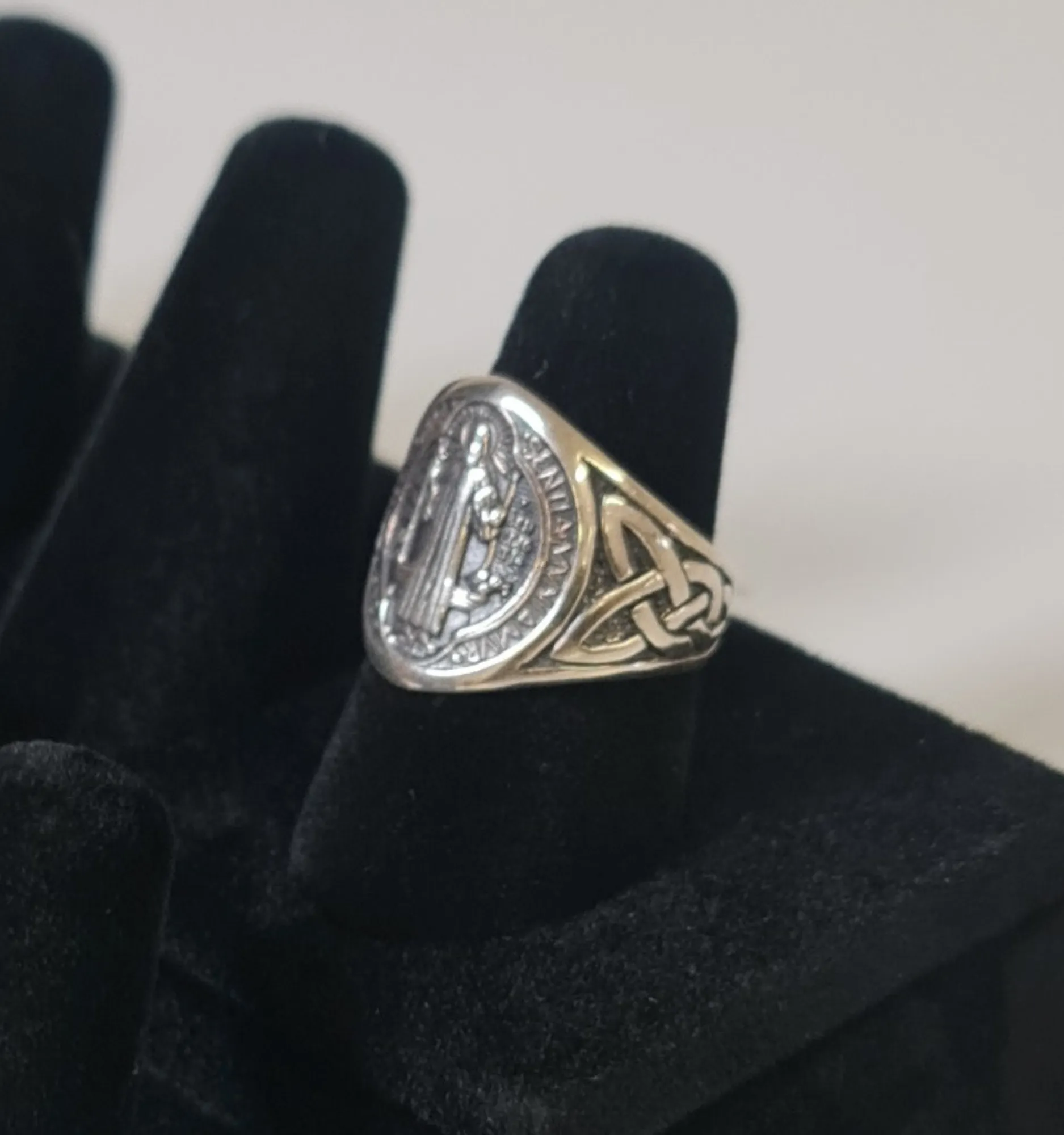 Anillo San Benito t17