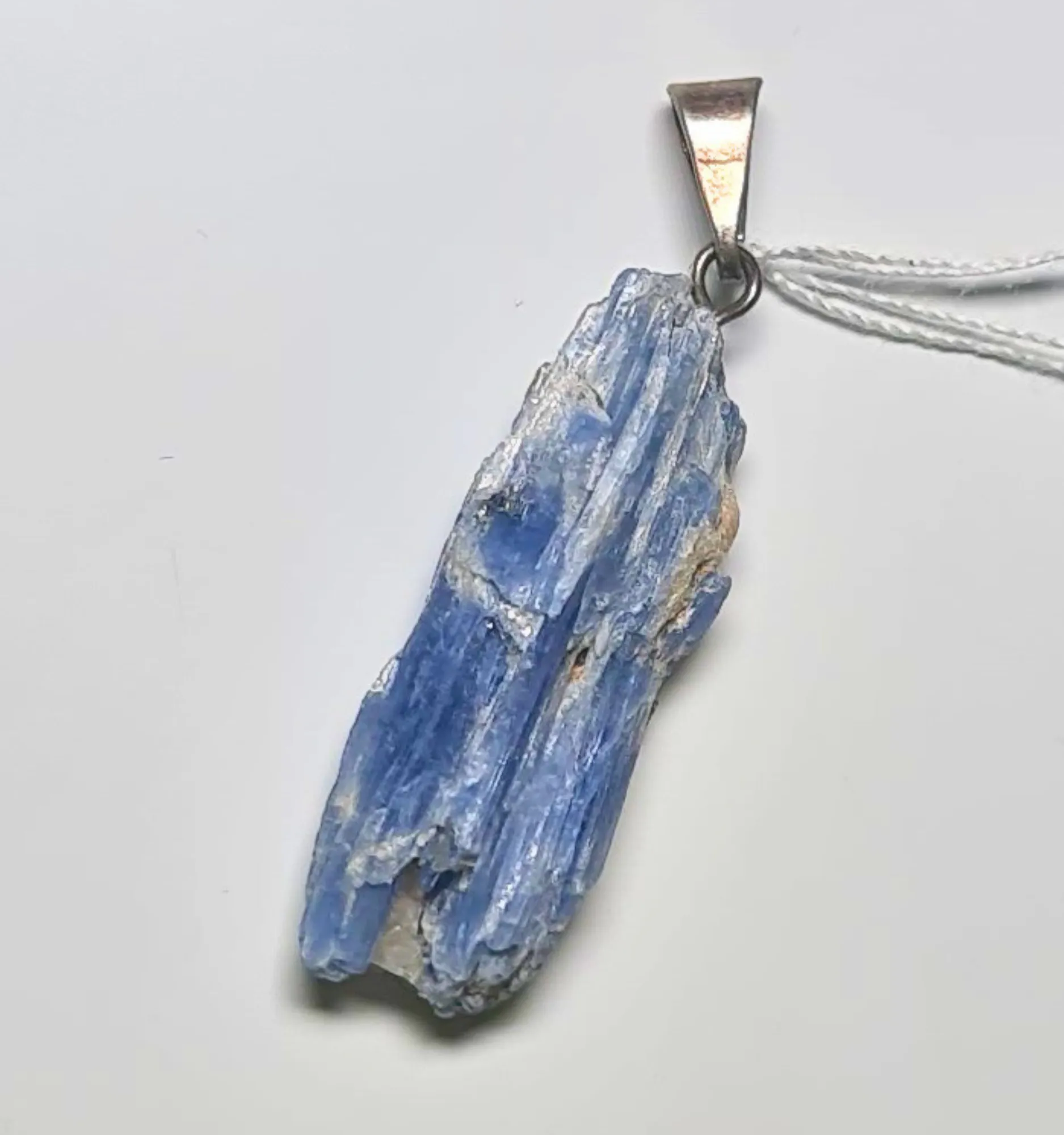 Colgante Cianita Baño Plata