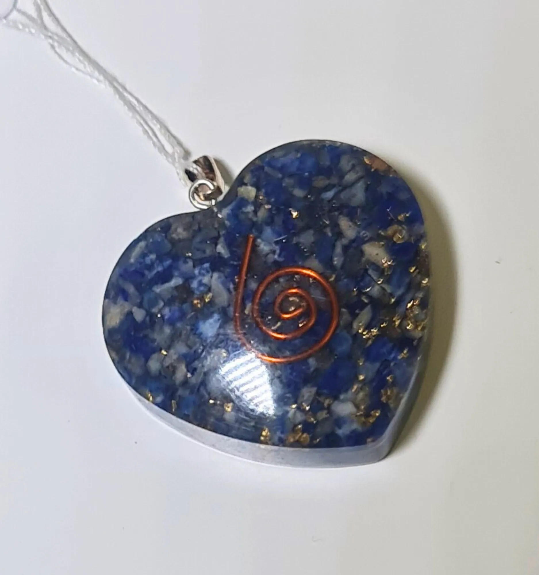 Colgante Corazón Orgonita y Lapislázuli