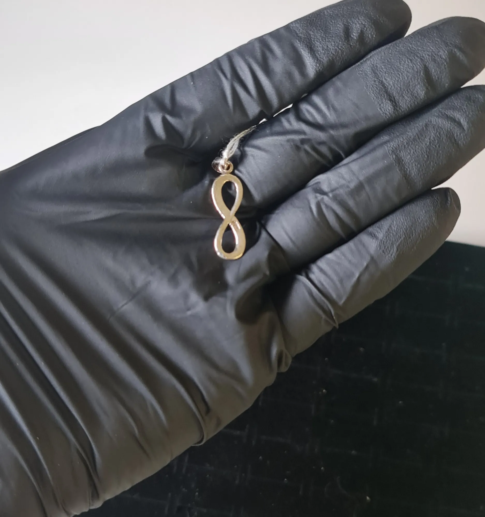 Colgante Infinito 8mm x 25mm