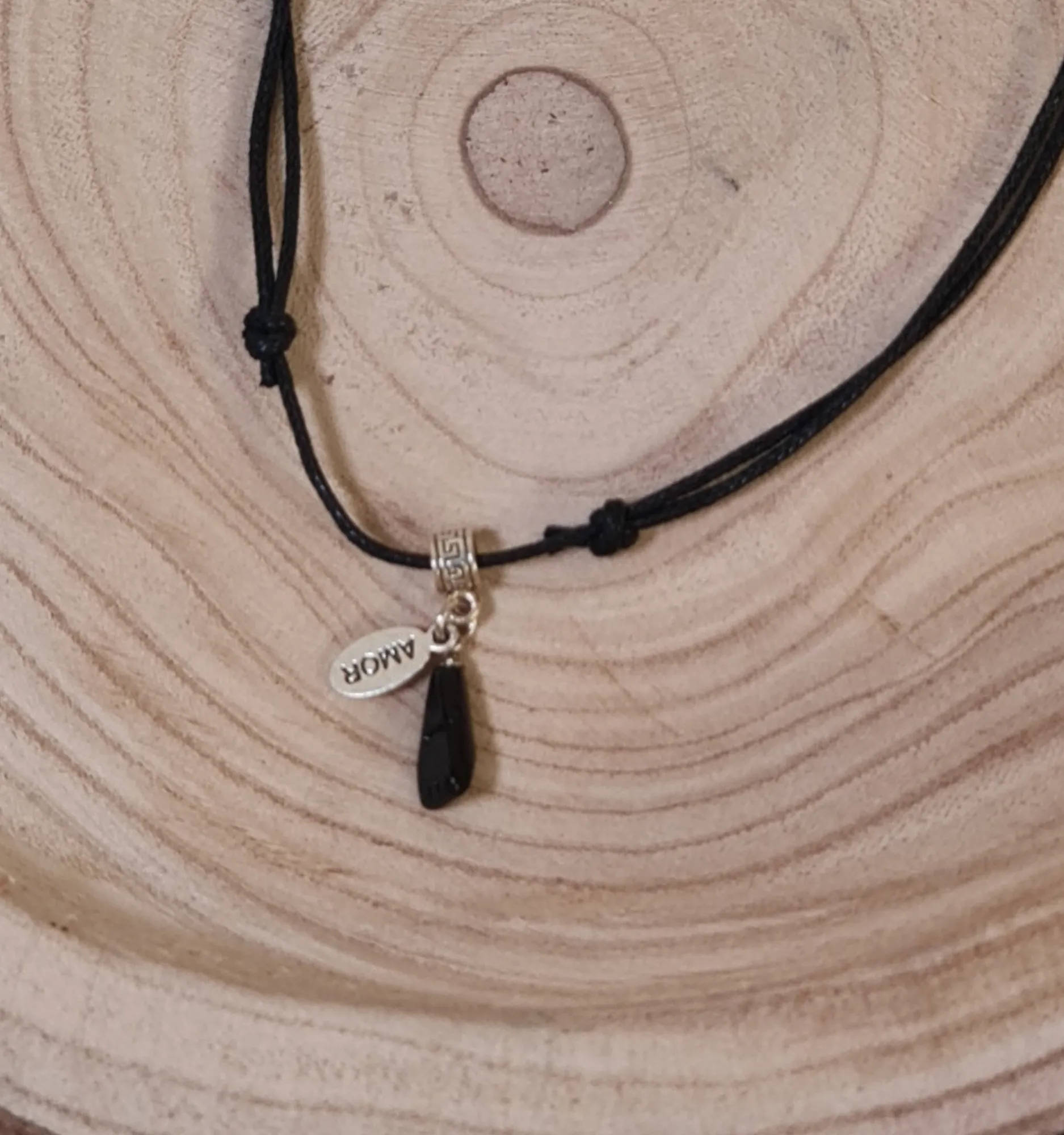 Colgante puño de azabache