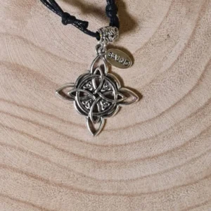 Collar Nudo de Bruja