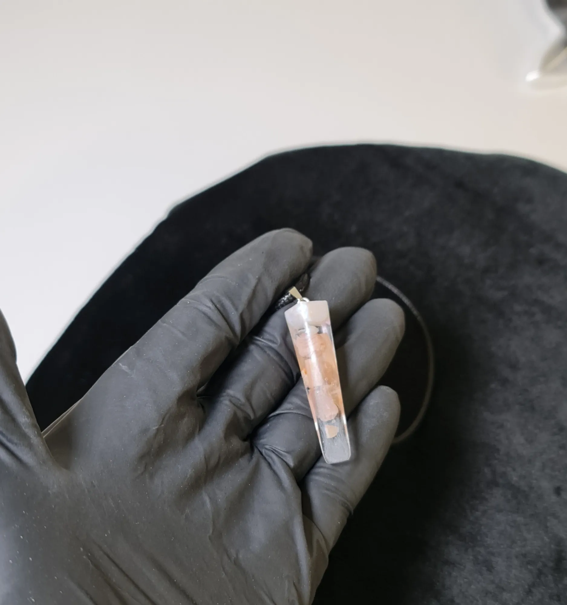 Collar Resina y Cuarzo Rosa