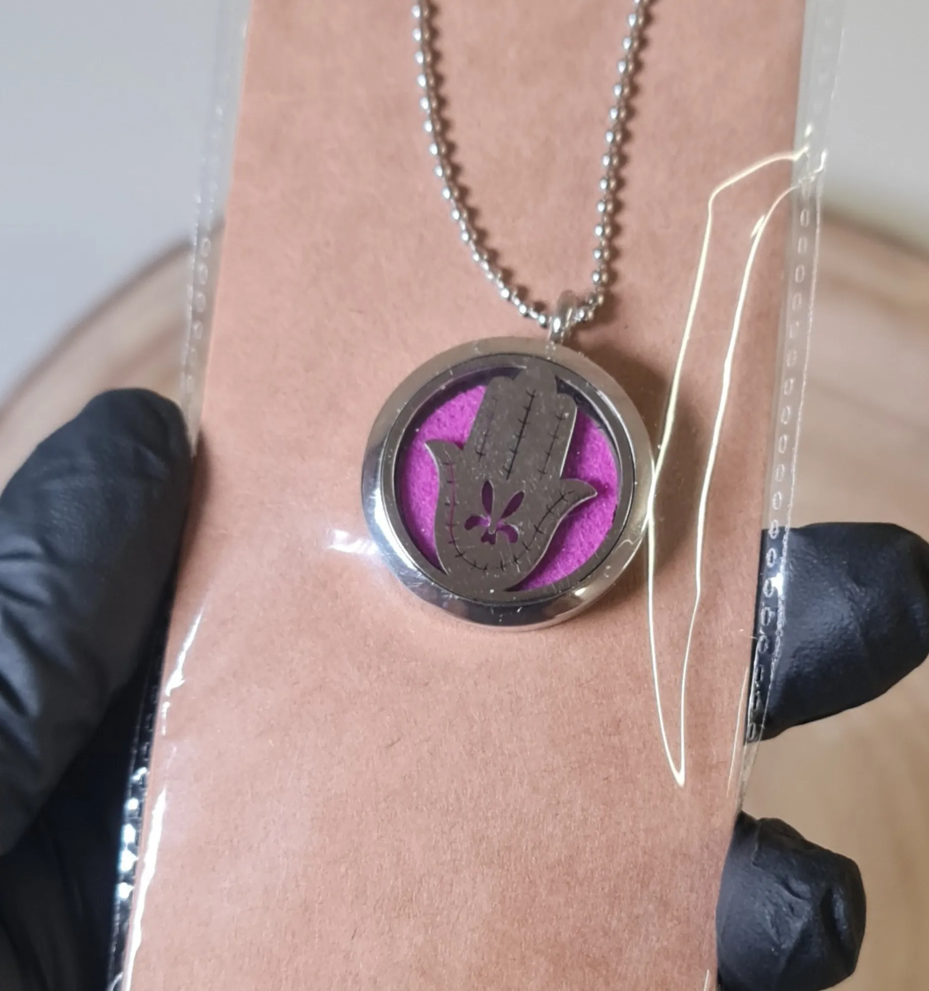 Collar aromaterapia mano de Fátima