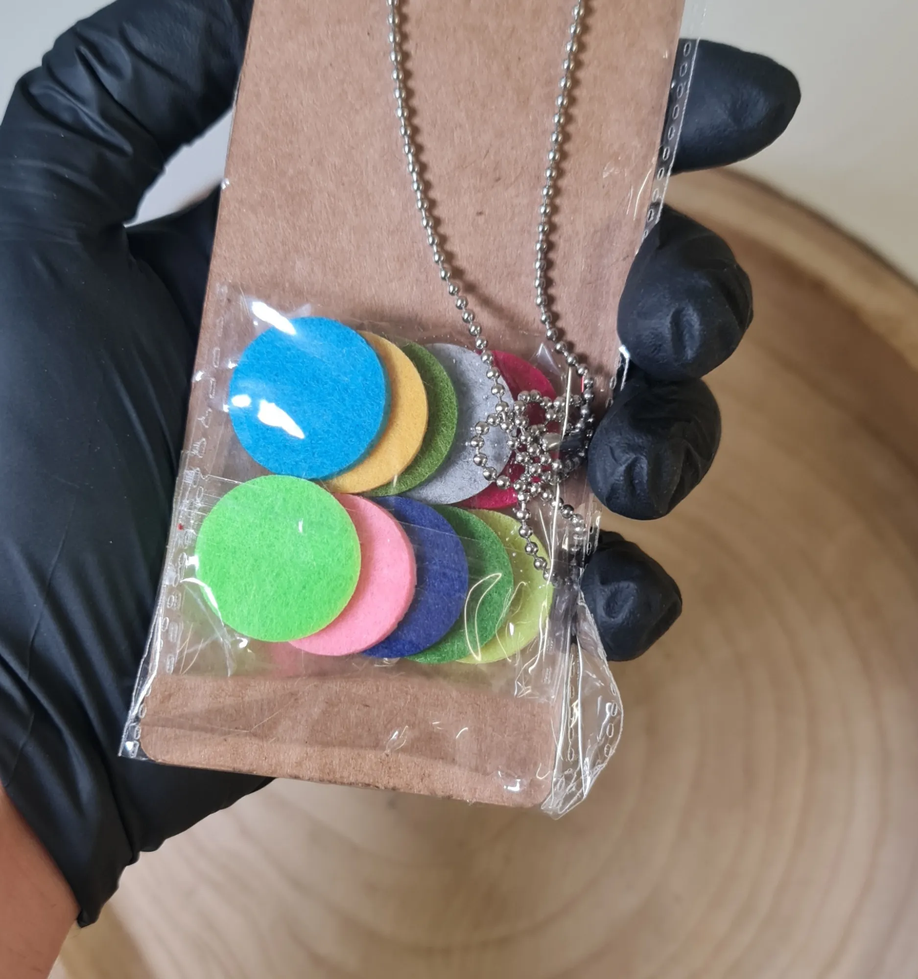 Collar aromaterapia mano de Fátima