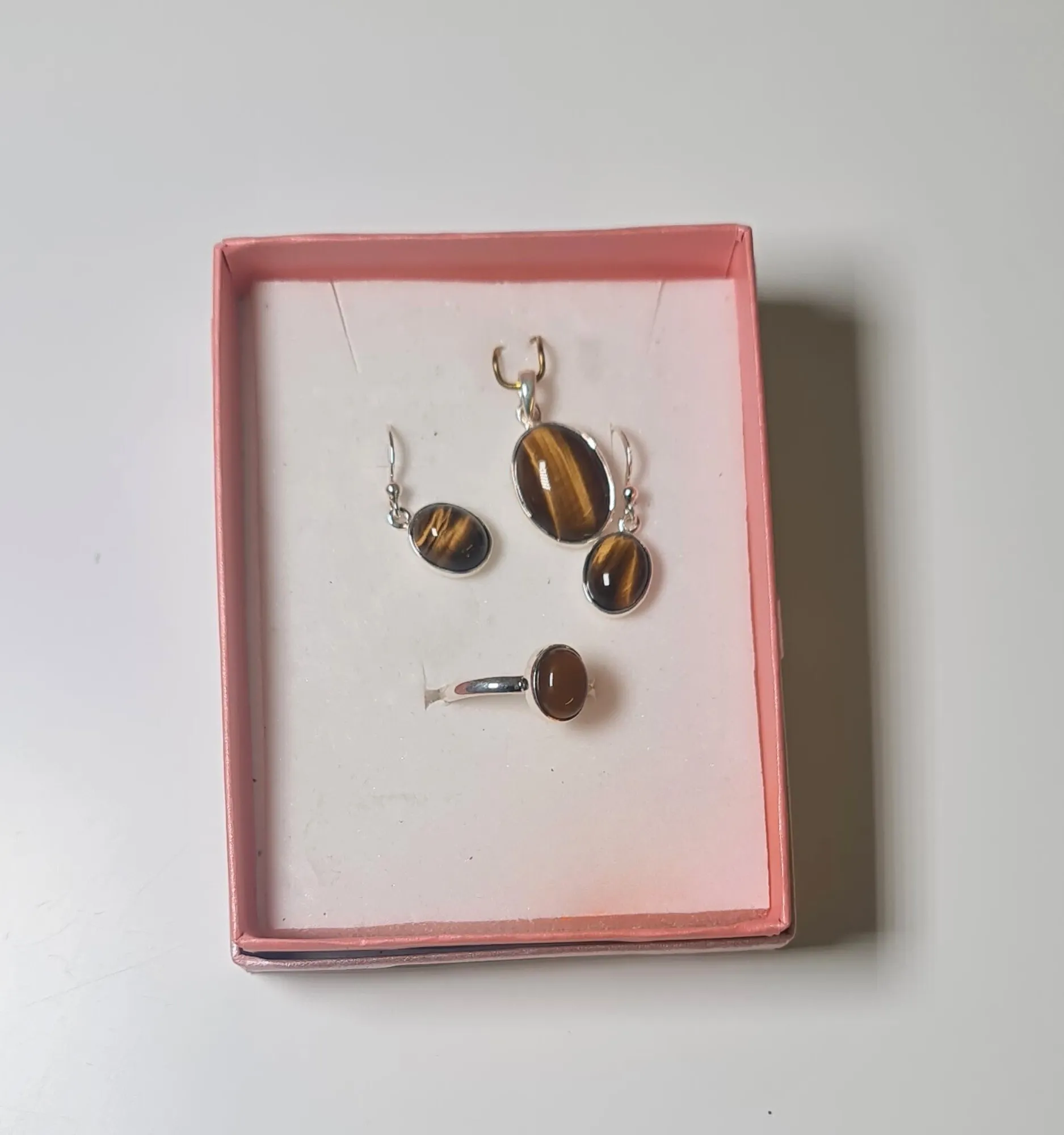 Conjunto Ojo de Tigre