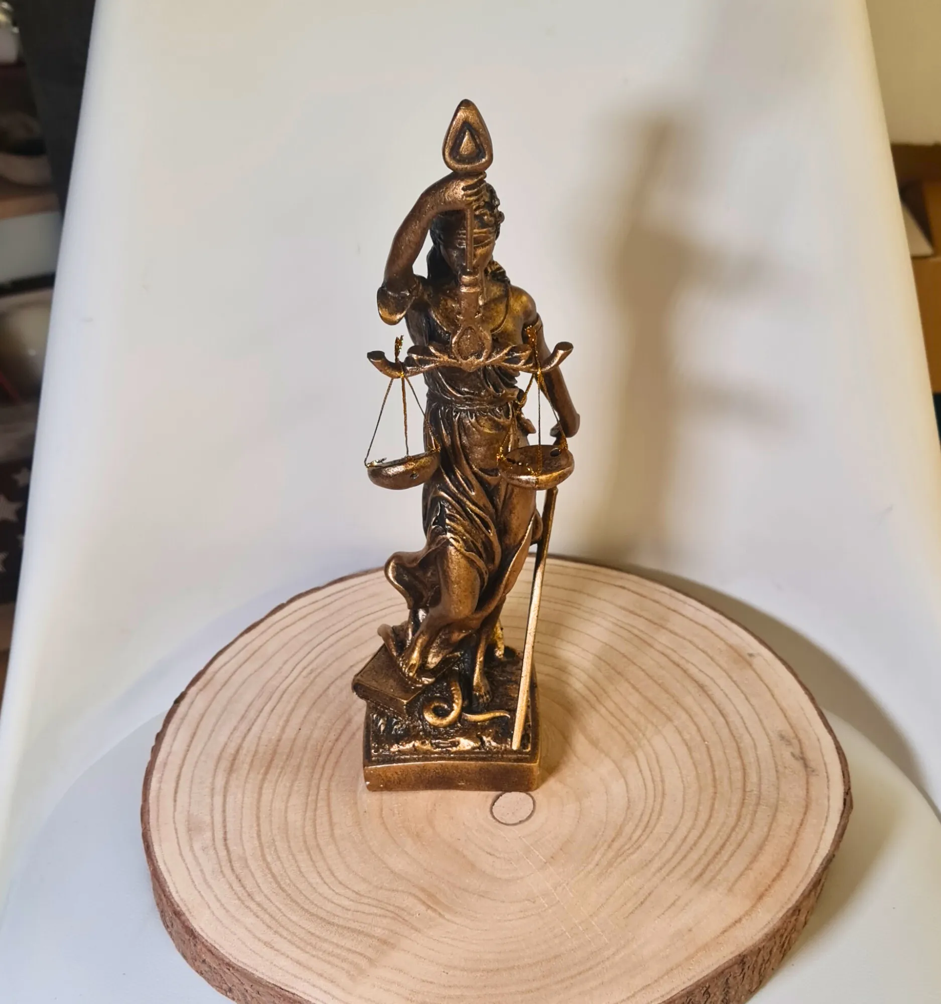 Figura Diosa de la Justicia