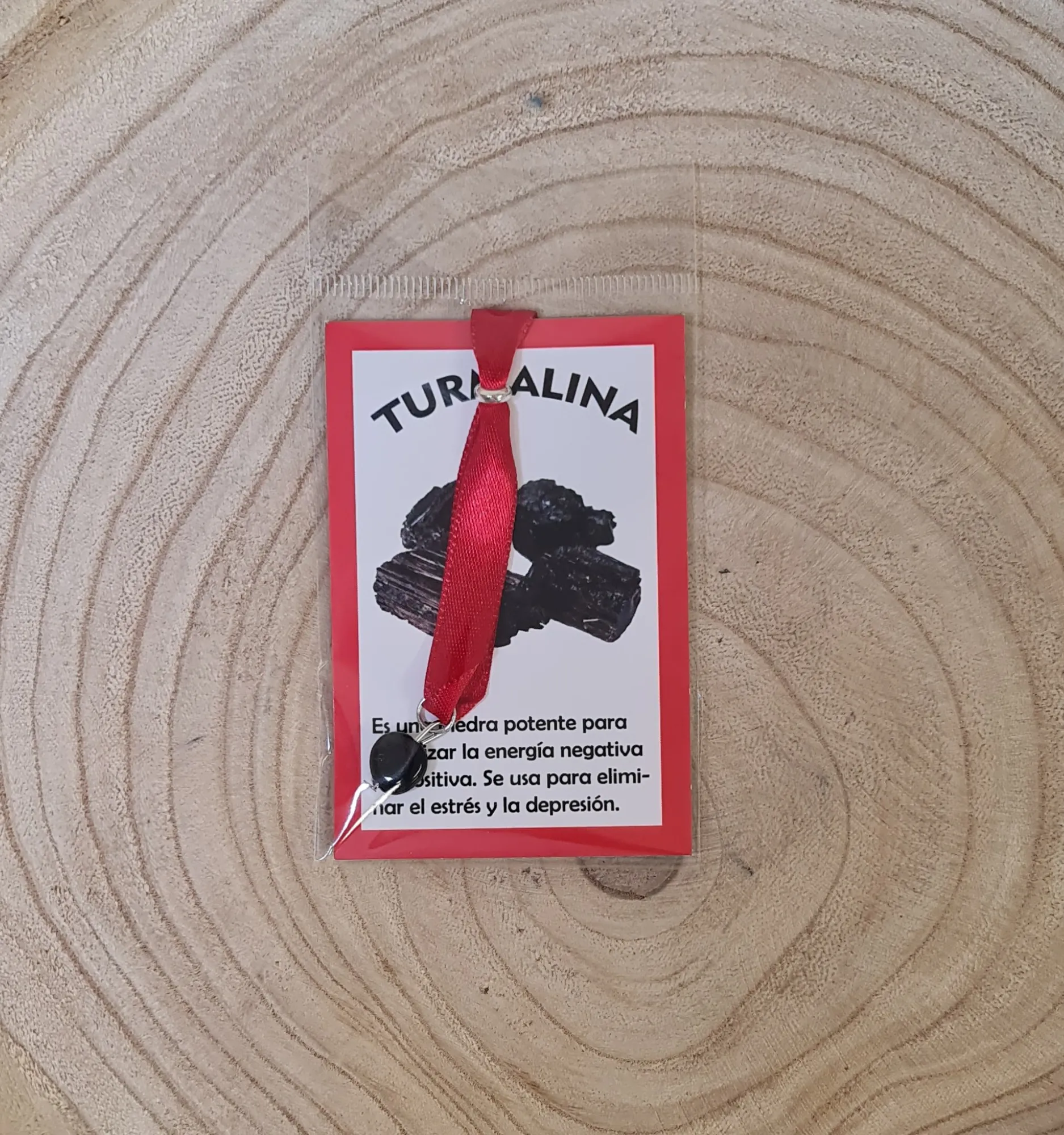 Lazo rojo con turmalina
