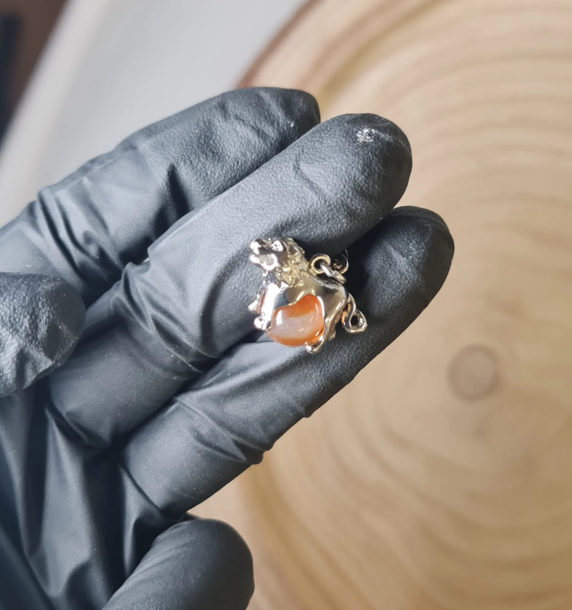 Llavero Leo carneola 2