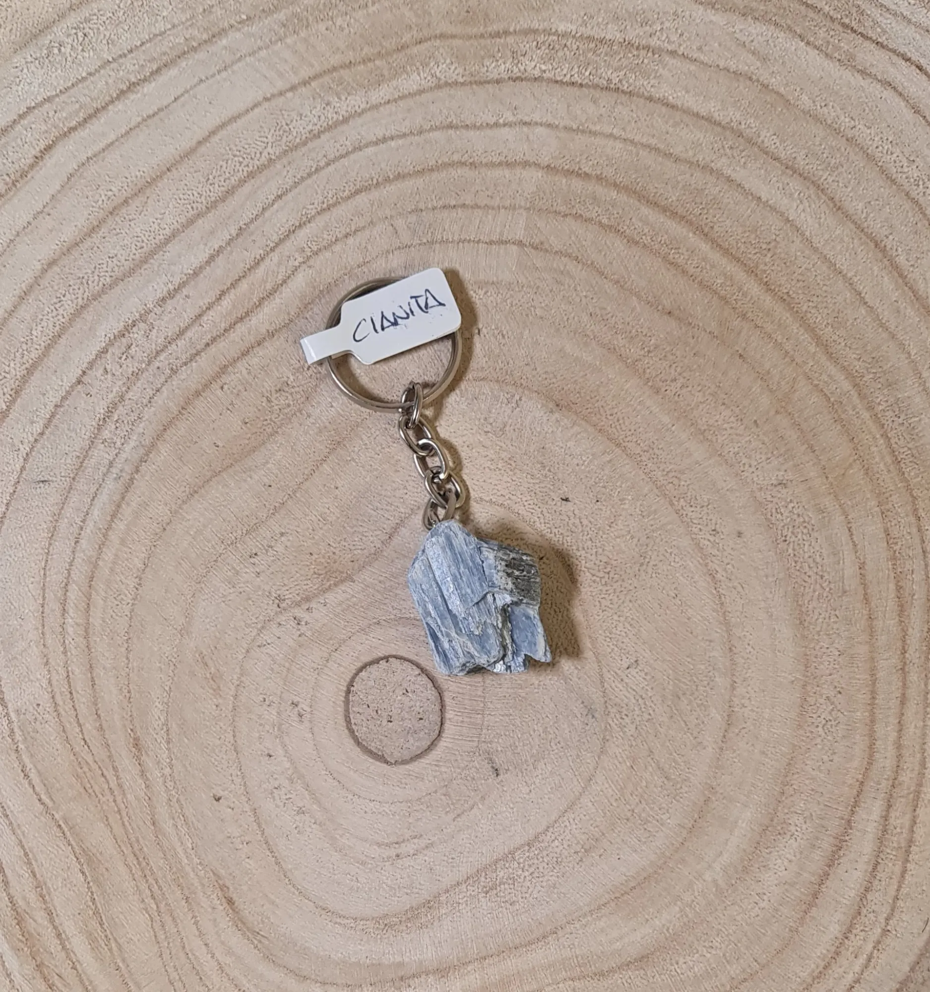 Llavero de cianita