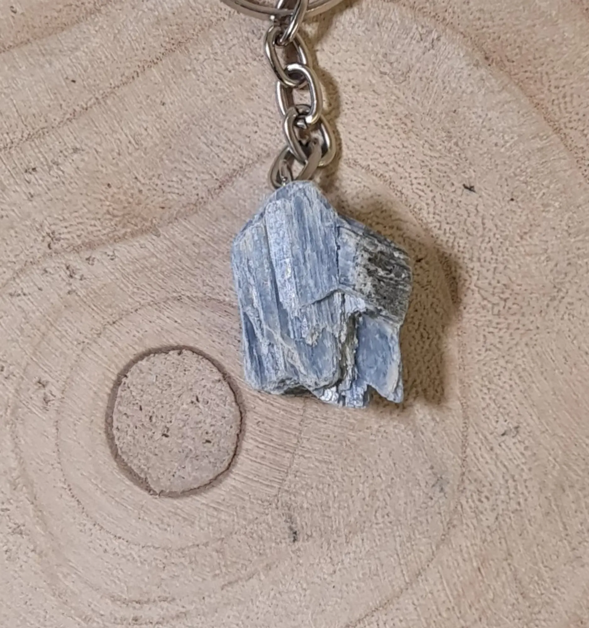 Llavero de cianita