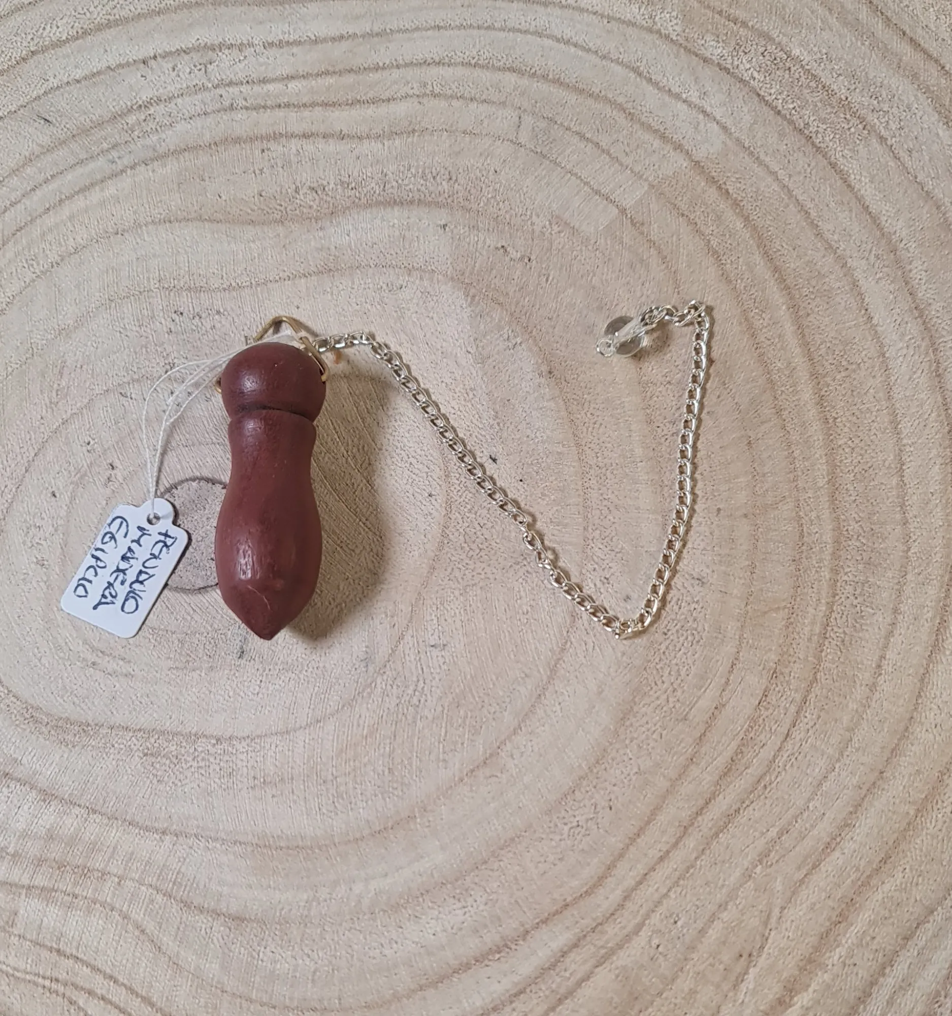 Péndulo de madera egipcio