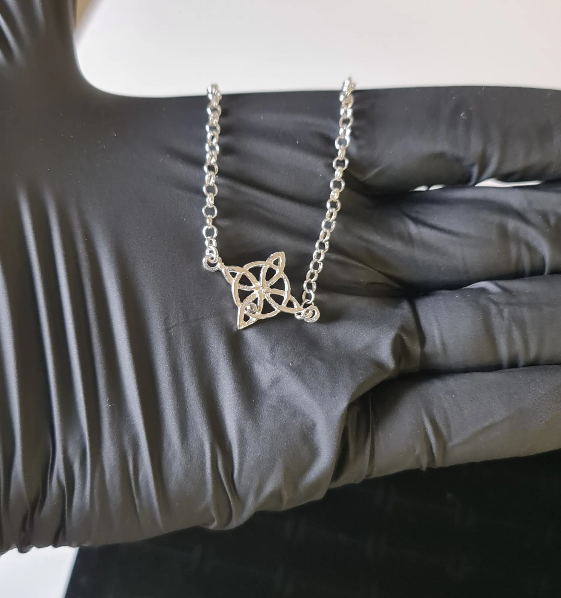 Pulsera de nudo de Bruja