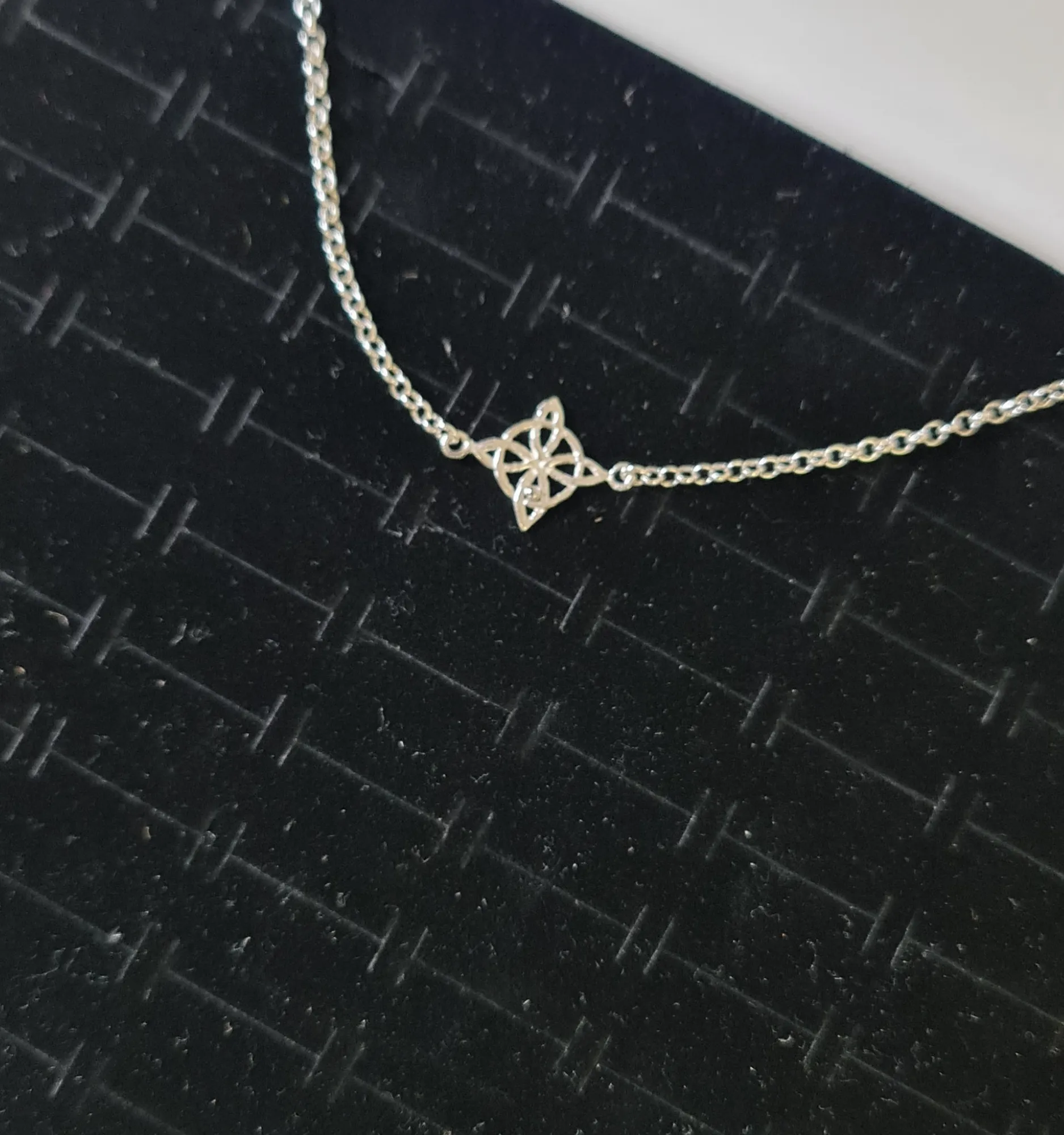 Pulsera de nudo de Bruja