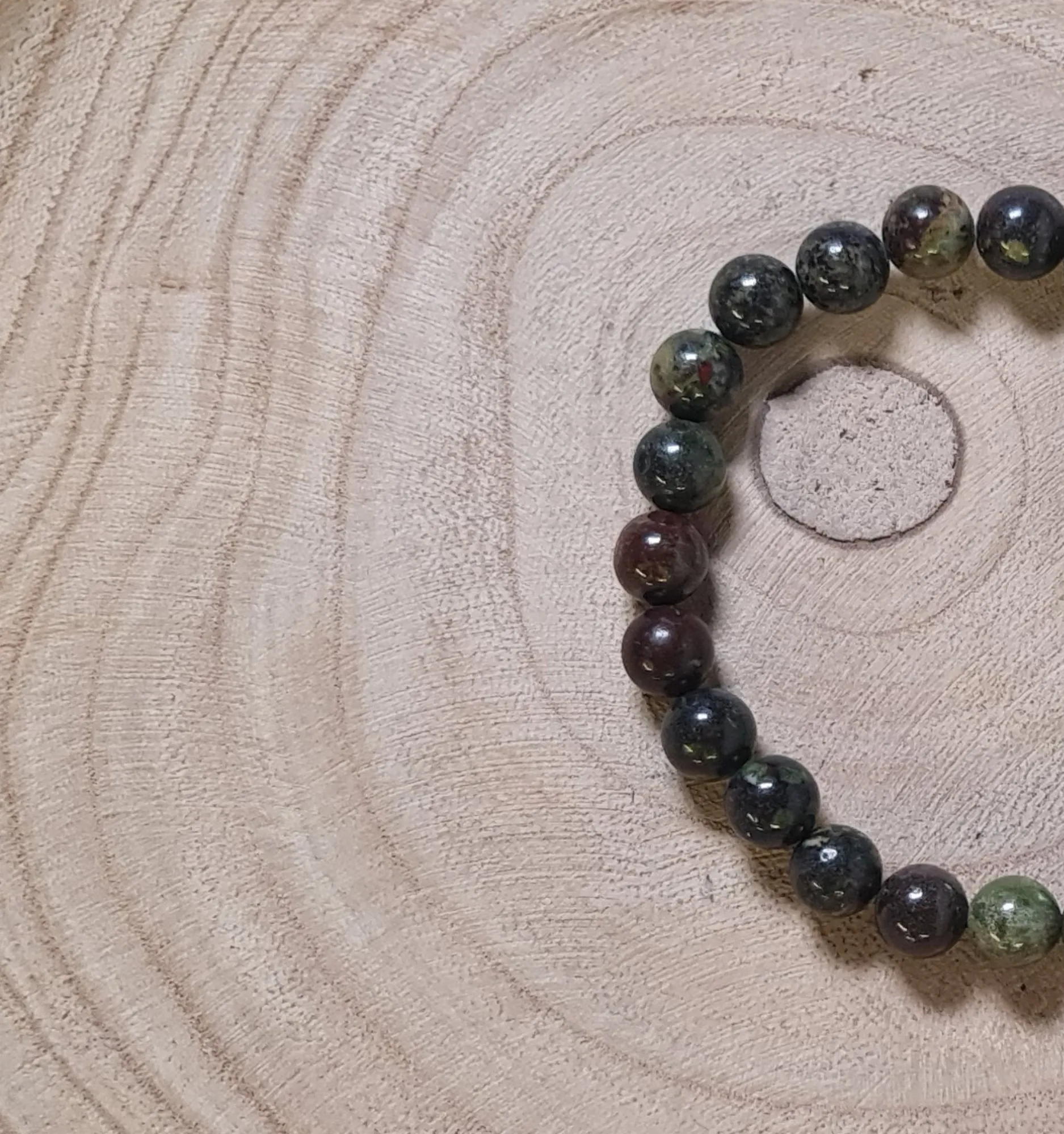 Pulsera fucsita con rubí