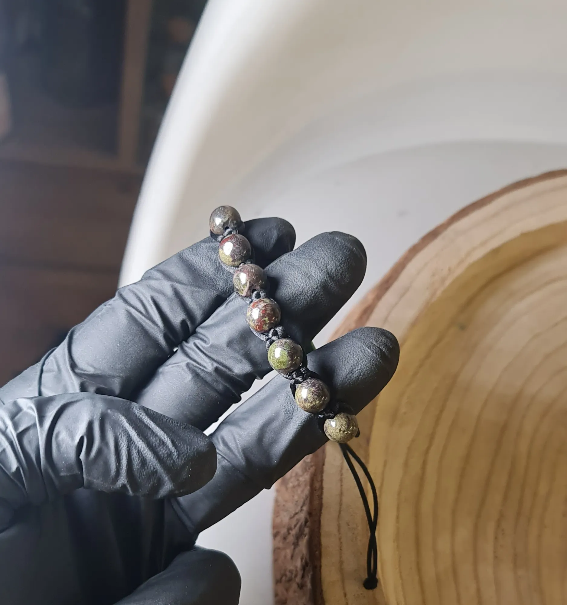 Pulsera fucsita con rubí