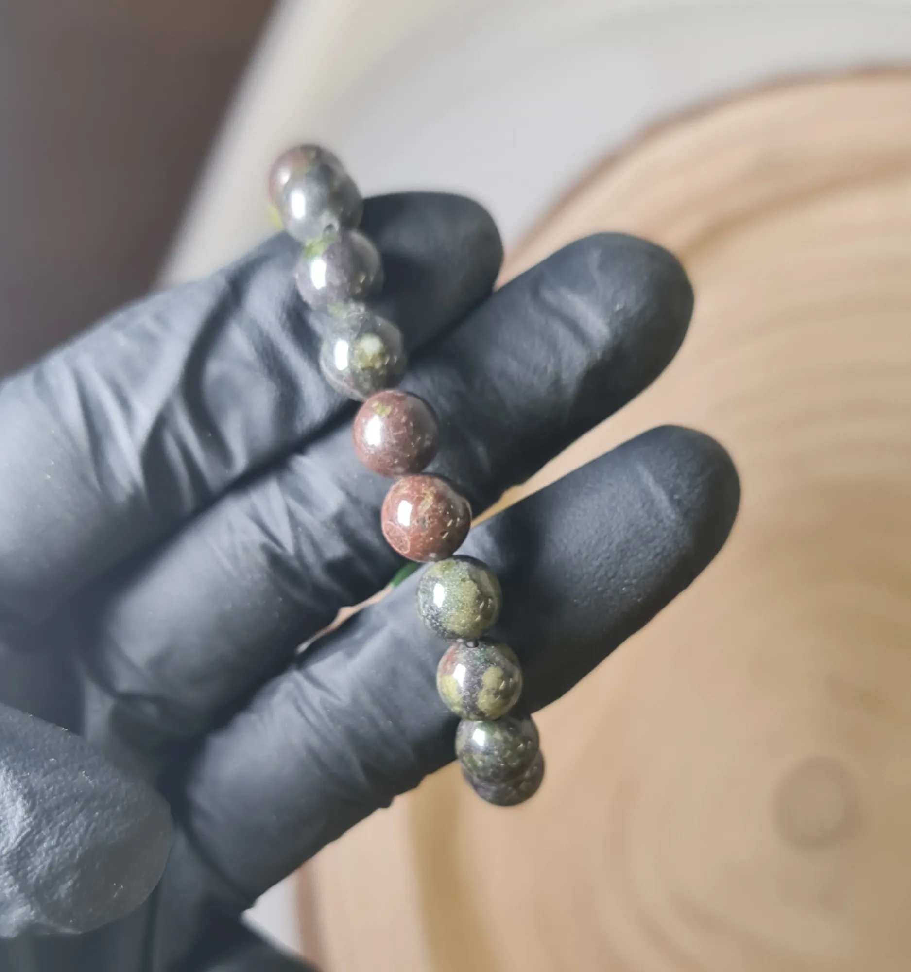 Pulsera fucsita con rubí