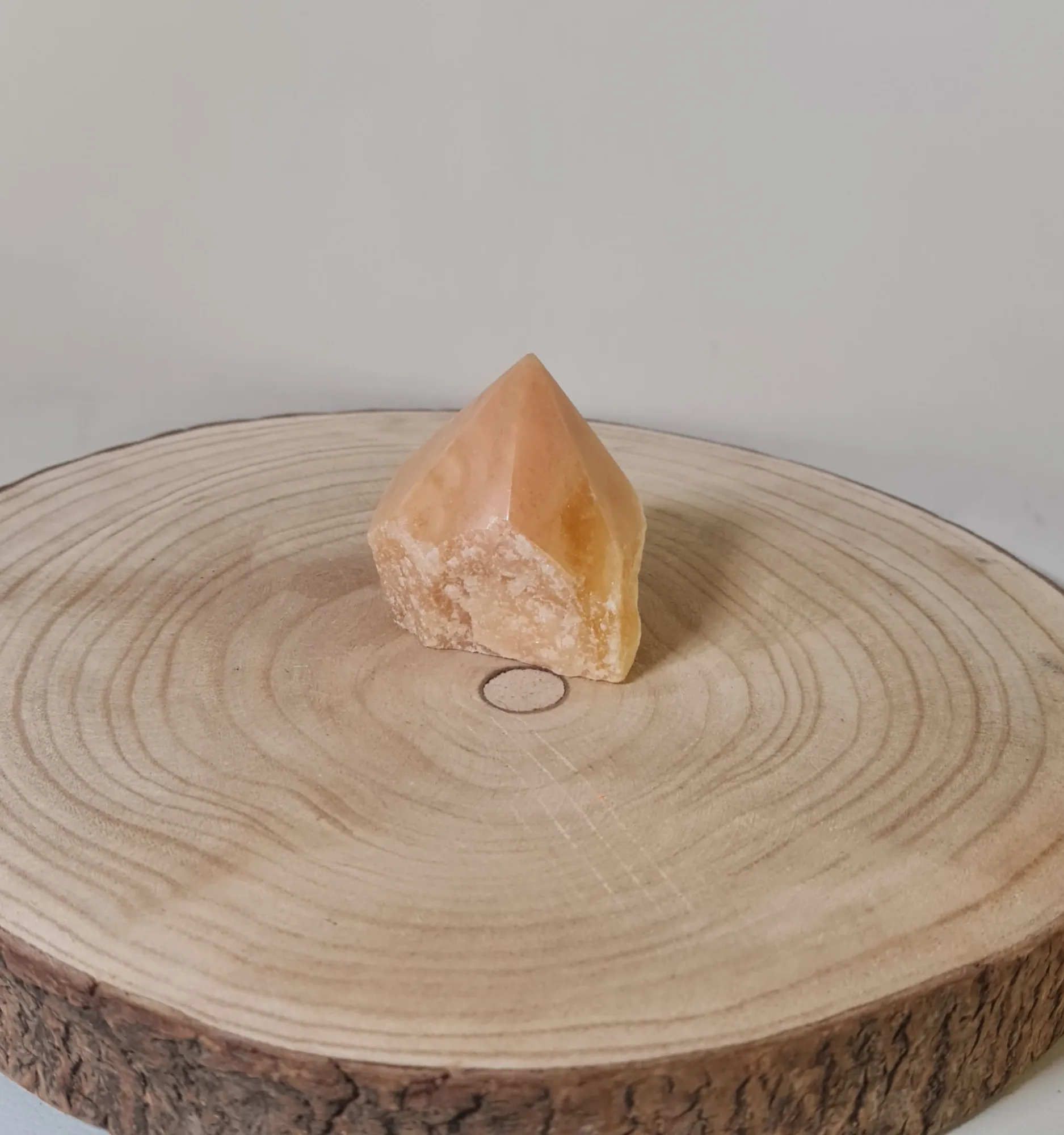 Punta Semipulida Calcita amarilla