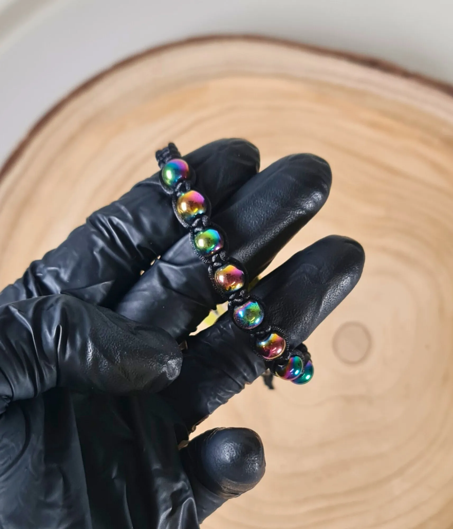 Pulsera Hematita Titanio Arcoíris Macramé 8mm