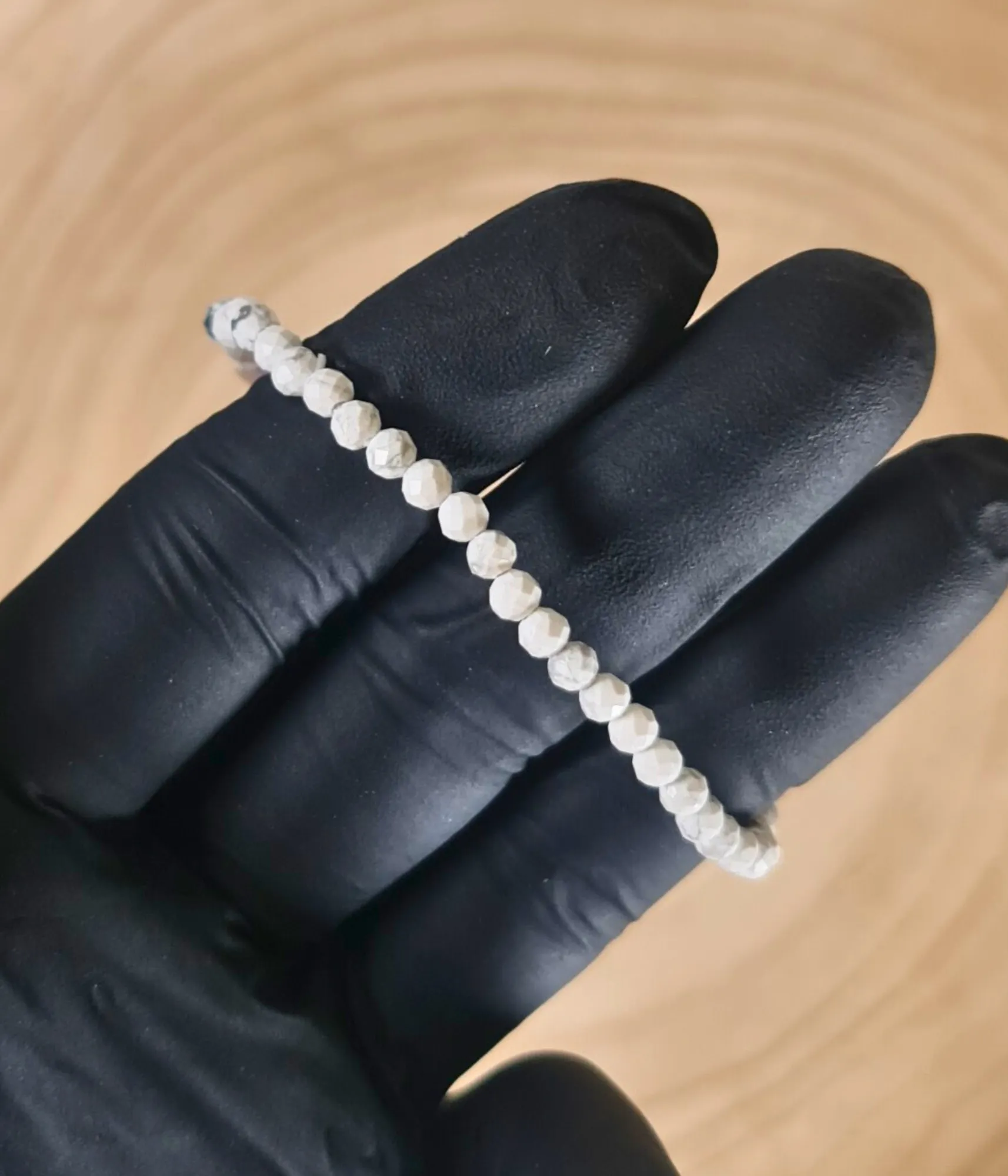 Pulsera Howlita Facetada 4mm