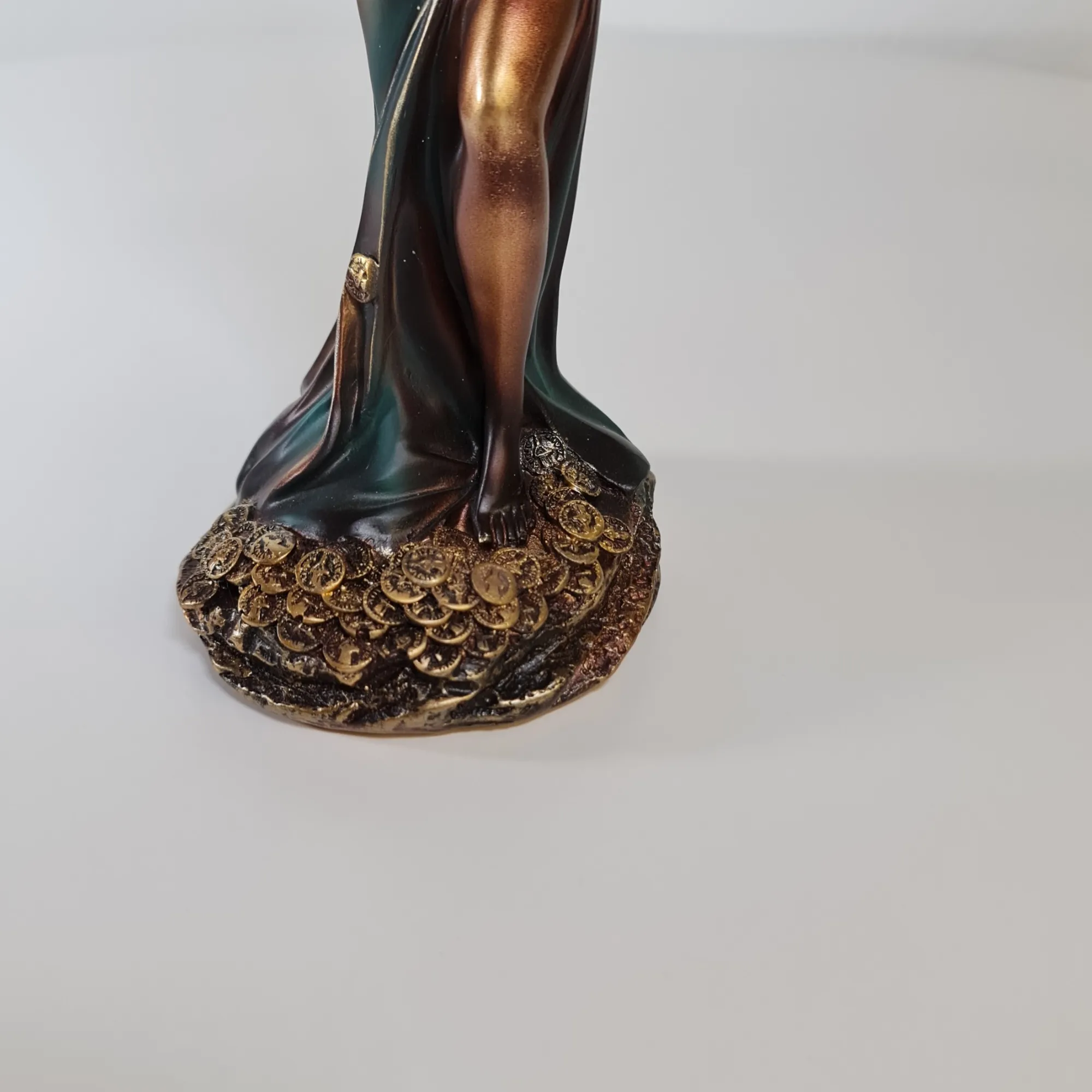 Figura Diosa de la Fortuna 40cm Vestido Negro
