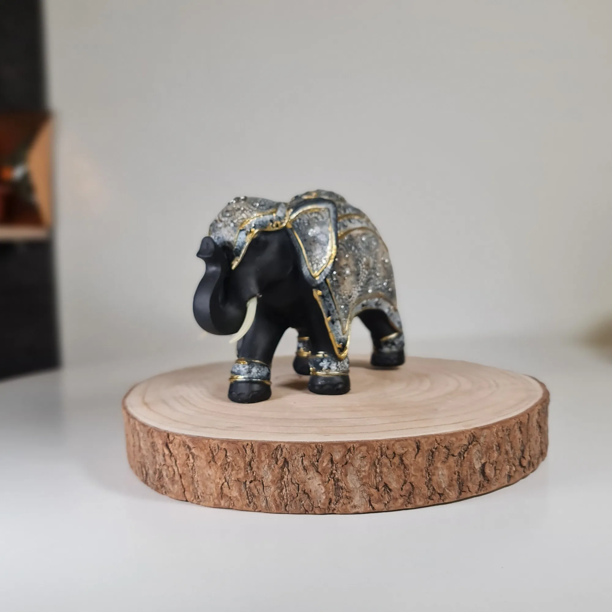 Figura Elefante Negro Decorado 15cm