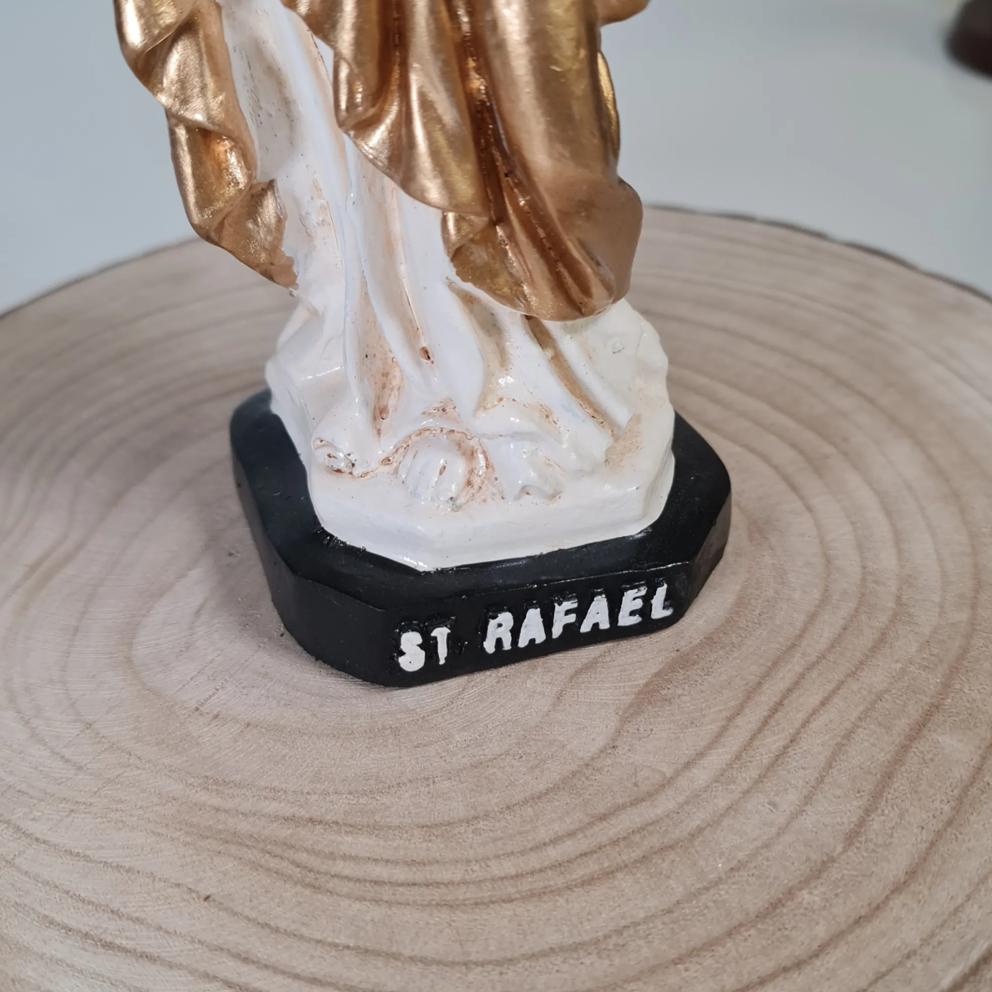 Figura San Rafael 29cm Blanco y Dorado